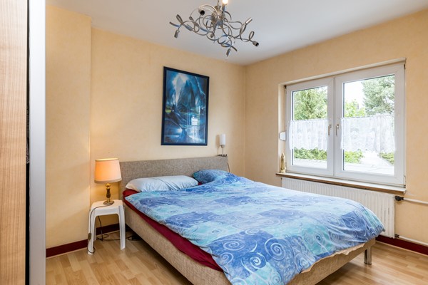 Foto - Te koop: Ruime halfvrijstaande woning met 179 m² woonoppervlakte, 6 slaapkamers, 2 badkamers, garage en tuin op het zuiden in Vaals